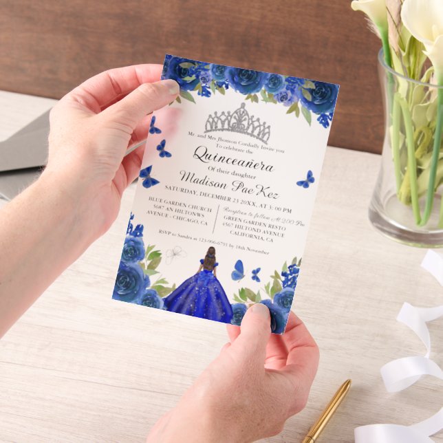 Invitations En Vélin Bleu Royal Floral Butterfly Quinceanera (Ordinateur de poche)