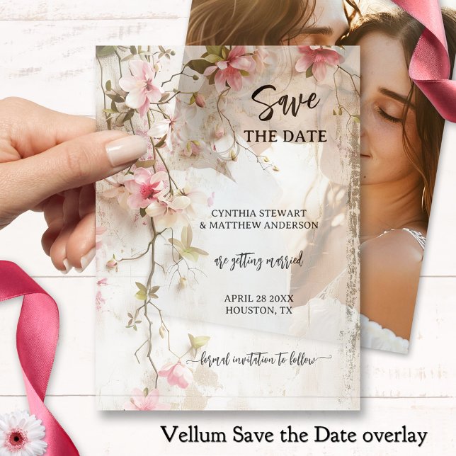 Invitations En Vélin Boho Chic rose floral Enregistrer la date (Boho chic vellum wedding Save the Date overlay showing loosely painted pink flowers on rustic ivory)