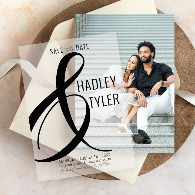 Invitations En Vélin Simple moderne NOIR superposition mariage Enregist (Simple elegant script black bold ampersand modern vellum overlay unique wedding save the date card)