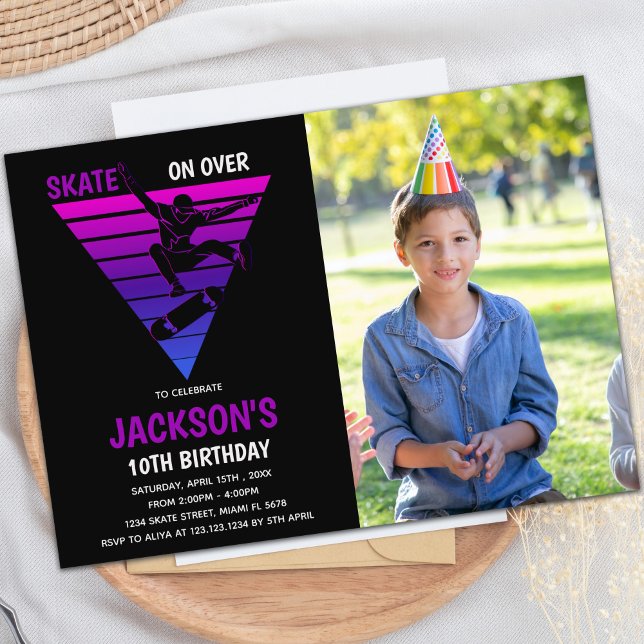 Invitations personnalisables de parties de patinag (Purple Blue Skateboards Birthday Invitations photo)