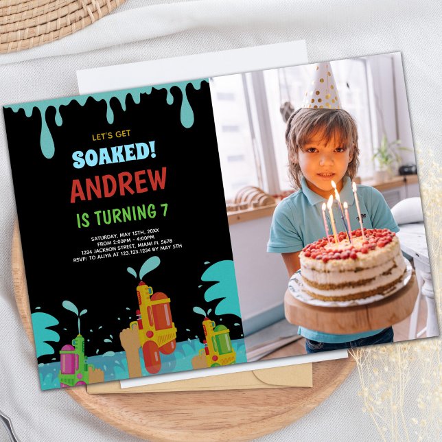 Invitations personnalisables pour les enfants (Black Water Gun Birthday Invitations with photo)