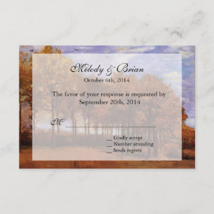 Invitations RSVP mariages de automne. Paysage d'au