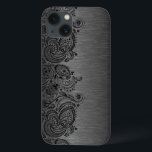 iPhone 13 Coque Noir métallique avec dentelle de marguerite noire<br><div class="desc">Style métallique gris foncé noir brossé avec dentelle en cachemire floral noir. monogramme personnalisable et optionnel</div>