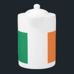 Irlande National Flag, standard irlandais, bannièr<br><div class="desc">Le drapeau national de l'Irlande Emerald Isle, tricolore vert, blanc et orange, est destiné à symboliser l'inclusion et l'aspiration à l'unité entre les peuples gaéliques celtes de différentes traditions sur cette île. L'Irlande est connue pour ses vastes étendues verdoyantes et verdoyantes. En fait, son surnom est Emerald Isle. Ce travail...</div>