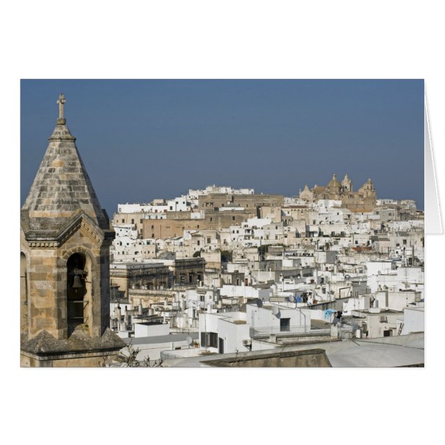 Italie, Ostuni, vue rapprochée de la vieille ville (Devant horizontal)