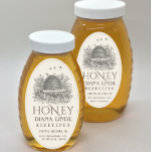 Ivory 32 oz Étiquette de miel Queenline (Vintage S<br><div class="desc">Personnalisez ce étiquette de bocal de miel avec votre nom ou nom d'entreprise, coordonnées, adresse et poids net de miel. Conversions de poids net miel : 8oz (227g), 12oz (340g), 16oz (454g), 32oz (907g), 5lb (2, 27kg). Étiquette en ivoire avec bordure mince et conception vintage de la quille. (Convient 16...</div>