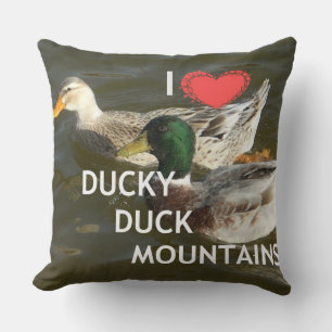 J'adore les oreillers Duck Duck Mountain