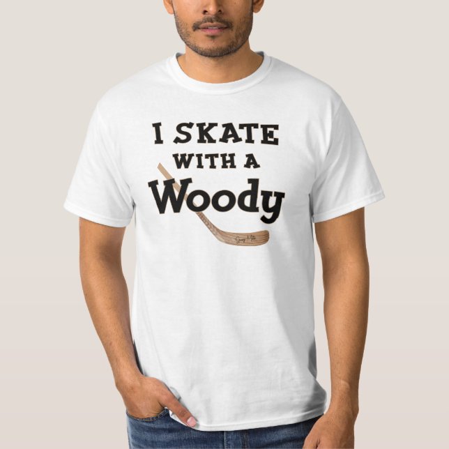 J'ai patiné avec un T-shirt en bâton de hockey en  (Devant)