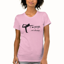 J'aime le yoga et le T-shirt de chocolat