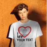 J'aime mes t-shirts photo personnalisables<br><div class="desc">Créez votre propre T-shirt I Love My Photo Text avec ce modèle de chemise moderne et drôle avec une police sans serif cool moderne et petite amie, femme, petit ami ou mari photo dans un coeur rouge immense. Ajoutez votre propre photo, votre nom ou tout texte personnalisé. Le modèle design...</div>