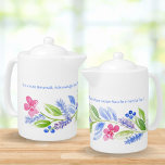 Jane Austen Motto Floral Teapot<br><div class="desc">Jane Austen Motto Floral Teapot : "C'est une vérité universellement reconnue qu'un lecteur de Jane Austen doit avoir besoin de thé :)" Jane Austen Motto Teapot floral peint à la main, idéal pour tous les fans de Jane Austen. Tout lecteur Jane Austen doit être à la recherche d'une théière !...</div>