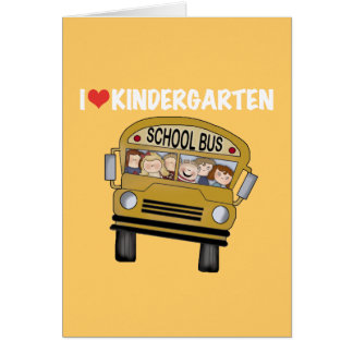 Jardin d'enfants d'amour d'autobus scolaire