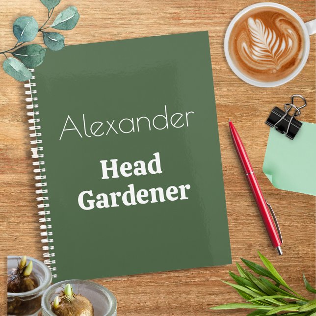 Jardinier-chef Funny Personnalisé Jardinage (A spiral-bound garden planner with Head Gardener words, to personalize with the recipient's name)