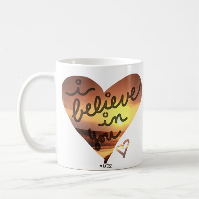Je crois en vous la tasse de café de coeur de (Gauche)