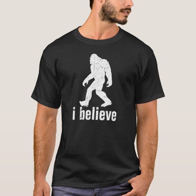 Je crois qu'il y a un T-shirt de SQUATCH (Devant)