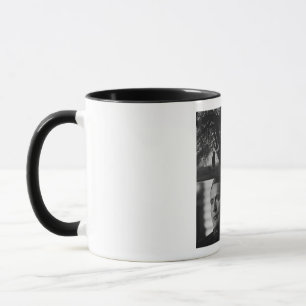 "Je suis aussi seul que vous." Mug