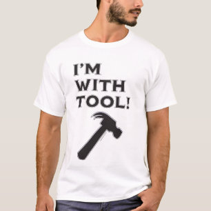 Je suis avec le T-shirt d'outil