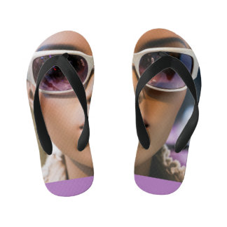 Je suis de très beaux tongs pour enfants