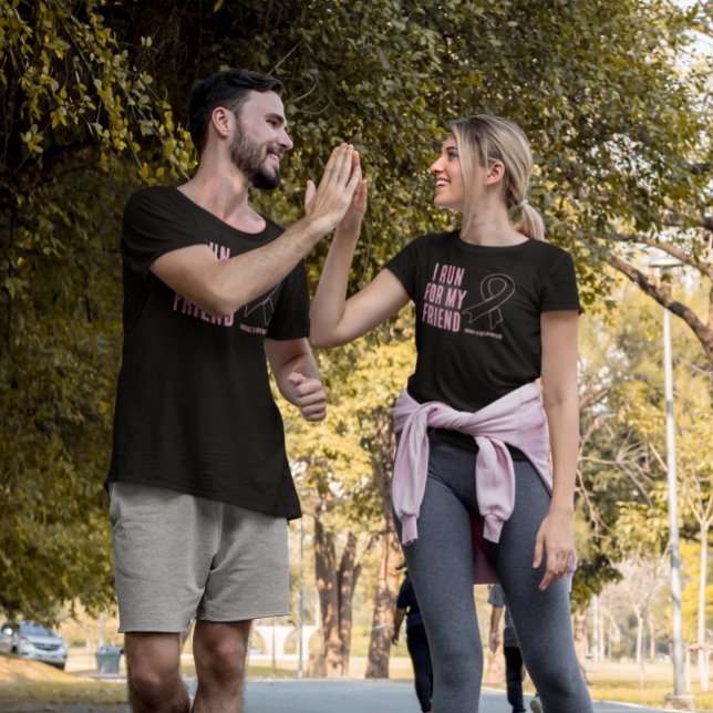 Je Suis En Course Pour Mon Ami Pink Ribbon T-Shirt (Créateur téléchargé)