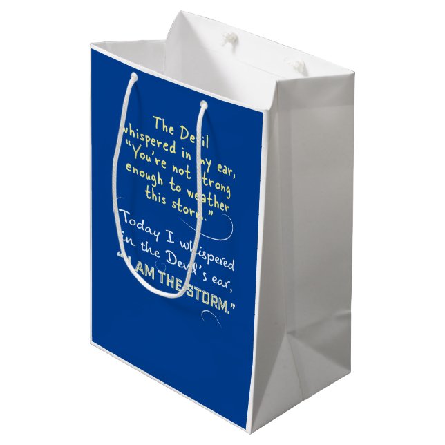 Je suis la Tempête chuchotée aux sacs cadeaux du D (Devant Angle)