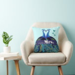 Je suis sa Coussin Mme Peacock<br><div class="desc">Turquoise Aqua Vintage Moderne Peacock Invitations de mariage</div>