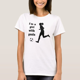 Je suis une fille avec le T-shirt du football de