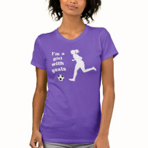 Je suis une fille avec le T-shirt du football de