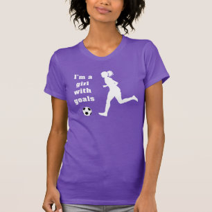 Je suis une fille avec le T-shirt du football de