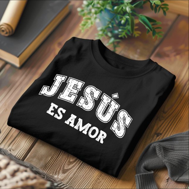 Jesús Es Amor Détresse Chrétienne T-shirt Espagnol (Créateur téléchargé)