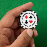 Jetons De Poker Carte rouge et noire - Mariage Vegas<br><div class="desc">Célébrez votre style de casino mariage avec ces puces de poker personnalisées en noir,  rouge et blanc qui comprennent deux zones de texte courbe entourant un thème classique Las Vegas de costumes de carte rouge et noir : diamant,  pique,  club et coeur.</div>