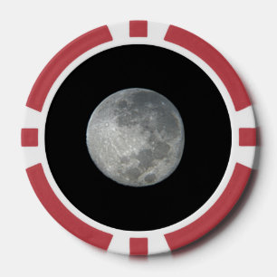 Jetons De Poker Gros plan sur la pleine lune dans le ciel nocturne