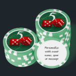 Jetons De Poker Tableau des craps de dés de Las Vegas<br><div class="desc">* arrière - plan de table de merde avec les dés de Las Vegas rouge - un vrai Gamblers Delight! * Nice comme cadeau de départ, cadeaux de réception de mariage ou cadeau de Mariage personnalisé Las Vegas pour votre équipe de mariages. * Les puces de poker ont neuf options...</div>