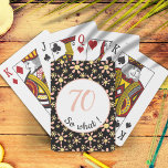 Jeu De Cartes 70e anniversaire Funny 70 alors quelle motivation<br><div class="desc">Ces cartes à jouer sont fournies avec un motif de fleurs et sont parfaites pour quelqu'un qui célèbre le 70ème anniversaire. Ils viennent avec une citation drôle et motivationnelle 70 alors quoi, et sont parfaits pour une personne avec un sens de l'humour. Les cartes à jouer ont un joli motif...</div>