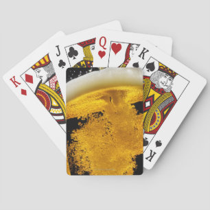 Jeu De Cartes Bière versé dans le verre