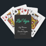 Jeu De Cartes Emerald Las Vegas<br><div class="desc">Ces Las Vegas Playing Cards sont agrémentés d'émeraude scintillante sur un arrière - plan noir, ce qui en fait la faveur parfaite pour un mariage de destination à Las Vegas. Il fait partie de la collection Mariage Emerald Las Vegas Sparkles. Si d'autres éléments de coordination sont nécessaires, il suffit de...</div>