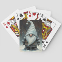 Gnome d'hiver dans une forêt de neige