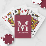 Jeu De Cartes Groomsmen Personnalisé Classique Monogramme et nom<br><div class="desc">Cadeaux de Groomsmen Personnalisés Classique avec monogramme,  nom et titre de marionnettiste personnalisé en style de police serif classique blanc sur arrière - plan rouge bordeaux. Aussi parfait pour le meilleur homme,  père de la mariée et plus.</div>