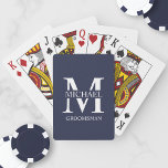 Jeu De Cartes Groomsmen Personnalisé Classique Monogramme et nom<br><div class="desc">Classic Personnalisé Groomsmen Cadeaux avec monogramme,  nom et titre de marionnettiste personnalisé en blanc classique serif style police sur arrière - plan bleu marine. Aussi parfait pour le meilleur homme,  père de la mariée et plus.</div>