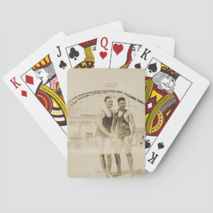 Jeu De Cartes Hommes debout sur la plage
