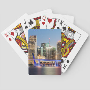 Jeu De Cartes Illuminated skyline of downtown Miami at dusk