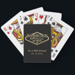 Jeu De Cartes Marié dans Fabulous Las Vegas Mariage or<br><div class="desc">Cette coutume unique et amusante "Marié dans Fabulous Las Vegas" mariage faveur de cartes de jeu comporte un faux film d'or inspiré par le panneau Welcome to Las Vegas, Nevada", avec un texte monogramme qui peut être personnalisé avec le nom du couple et la date du mariage. La couleur noire...</div>