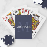 Jeu De Cartes Monogramme et nom personnalisés Marine Blue<br><div class="desc">Monogramme personnalisé et cadeau de nom caractéristiques personnalisées nom en blanc et monogramme en bleu marine clair comme arrière - plan, dans le style de police serif classique, sur arrière - plan bleu marine. Parfait comme cadeau de vacances, faveurs de réunion familiale, merci cadeau pour les groomsmen et cadeau pour...</div>