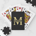 Jeu De Cartes Monogramme et nom personnalisés noir et or<br><div class="desc">Monogramme personnalisé et cadeaux de nom avec monogramme personnalisé en or dans le style de police serif classique avec boîte de nom au milieu du monogramme sur arrière - plan noir. Parfait comme cadeaux de fête des pères pour papa, cadeaux pour grand-père, mari, marié, meilleur homme, groomsmen et plus. Veuillez...</div>