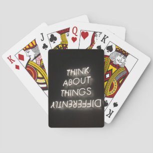 Jeu De Cartes Motivational Graphics Penser différemment blanc