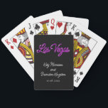 Jeu De Cartes Purple Las Vegas étincelles<br><div class="desc">Ces Las Vegas Playing Cards sont accentués avec le violet brillant type sur un arrière - plan noir, ce qui en fait la faveur parfaite pour un mariage de destination à Las Vegas. Il fait partie de la collection Mariage Purple Las Vegas Sparkles. Si d'autres éléments de coordination sont nécessaires,...</div>