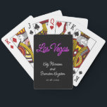Jeu De Cartes Purple Las Vegas étincelles<br><div class="desc">Ces Las Vegas Playing Cards sont accentués avec le violet brillant type sur un arrière - plan noir, ce qui en fait la faveur parfaite pour un mariage de destination à Las Vegas. Il fait partie de la collection Mariage Purple Las Vegas Sparkles. Si d'autres éléments de coordination sont nécessaires,...</div>
