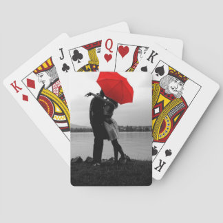 Jeu De Cartes S'embrasser sous un parapluie jouant aux cartes