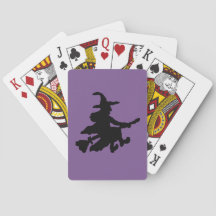 Sorcière volante noire sur fond violet