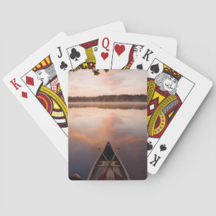 Jeu De Cartes Un canoë repose sur la rive du lac Pawtuckaway