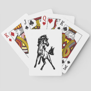 Jeu De Cartes Un cheval qui saute frénétiquement dans la nature